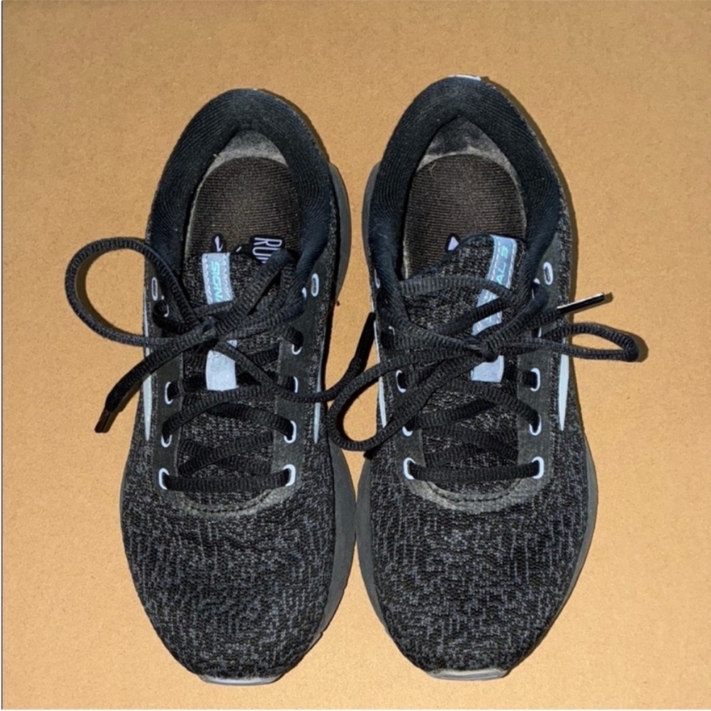 Women's Brooks Sneakers